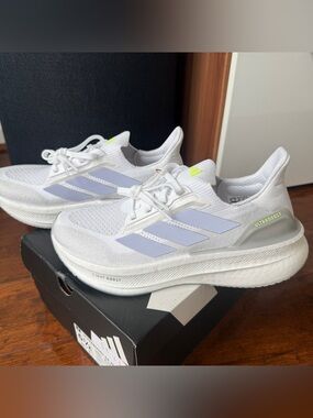 NWT ADIDAS ULTRABOOST 5X WOMEN'S 6.5 IN WHITE VIOLET